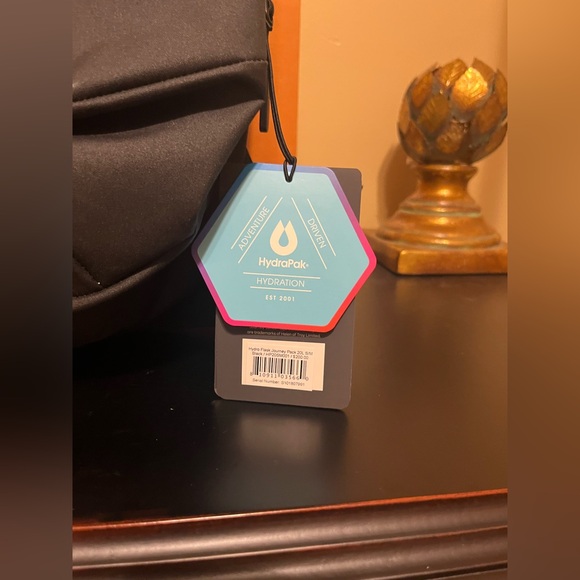 NWT - HYDRO FLASK Journey Series Hydration Backpack 20 Liter. - Picture 3 of 7